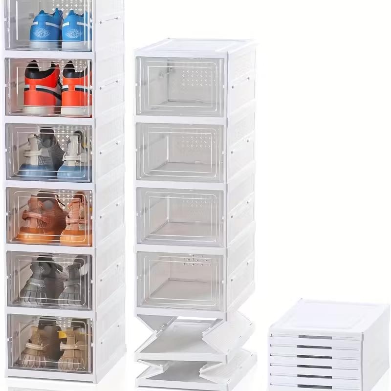 Torre desplegada con zapatillas y, al lado, el organizador plegado